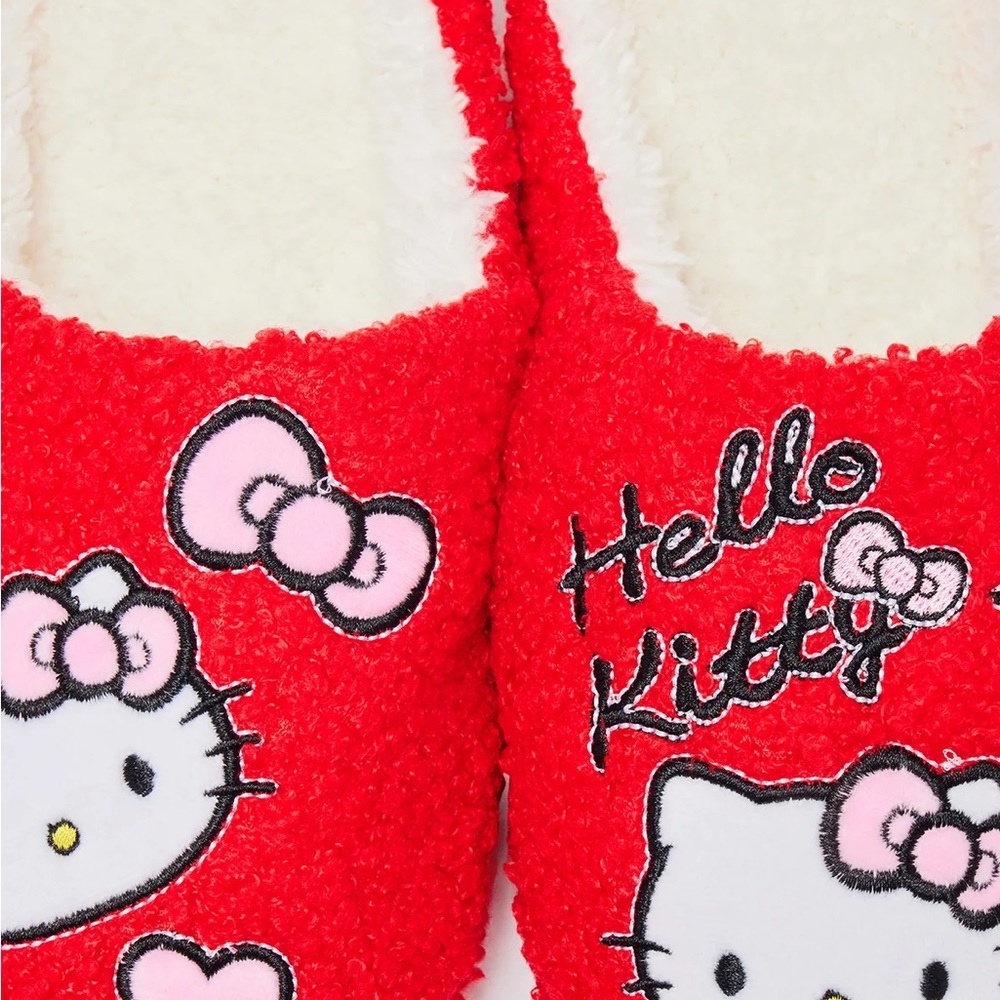 Hello Kitty Slippers - Picture 7 of 7